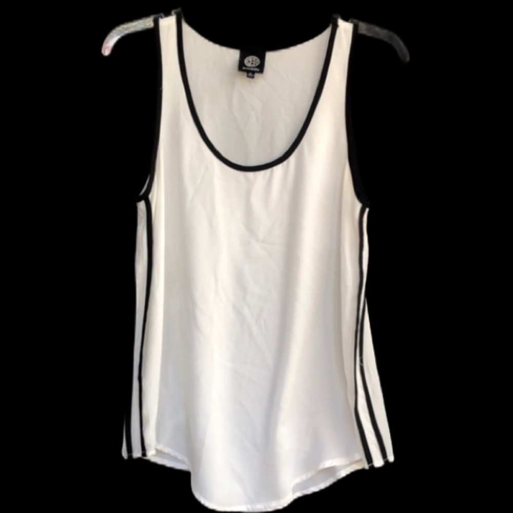 Bobeau Tank‎ White Black Trim